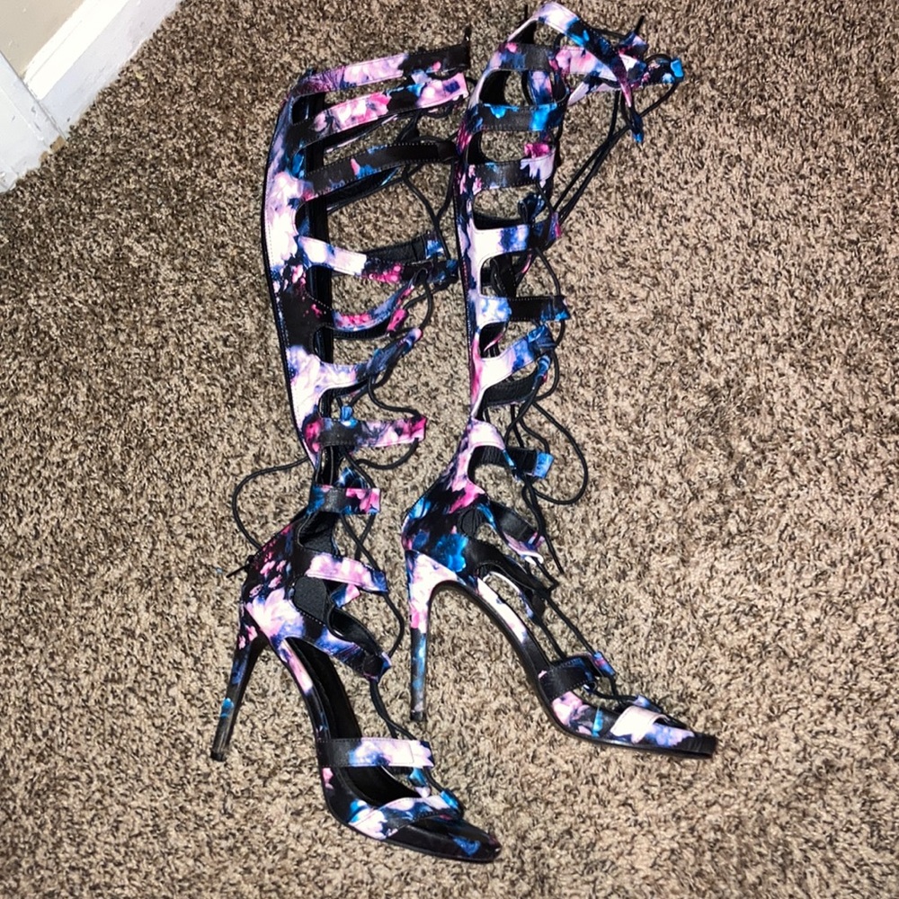 High heel, open toe, floral sandals